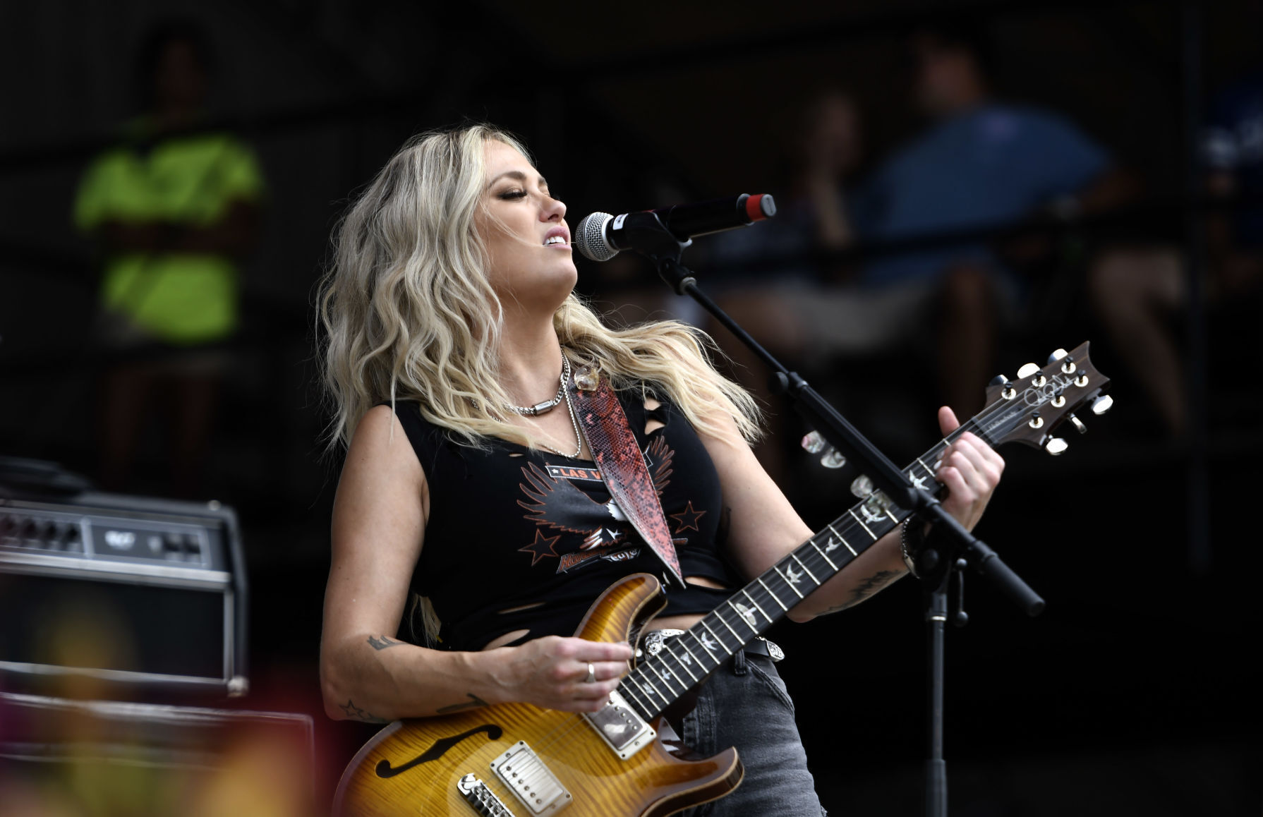 COUNTRY THUNDER - FRIDAY